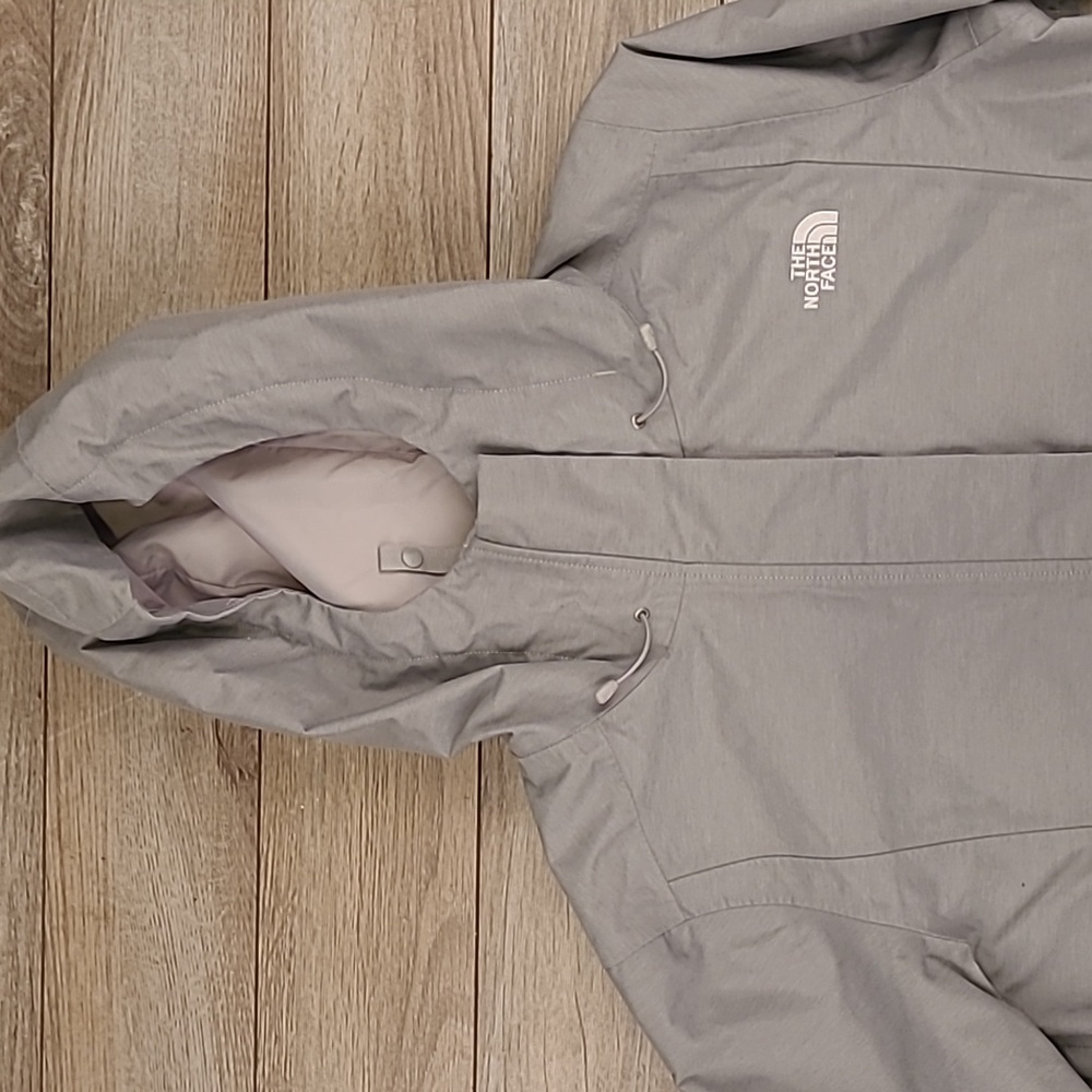 The North Face Gray Ski & Snow Jacket - Picture 2 of 10